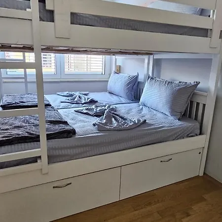 ゲストハウス I ティラナ