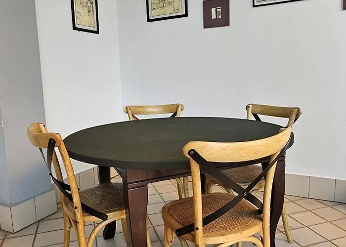 I بيت ضيافة *